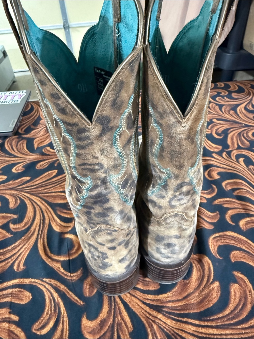 Women’s 9B Ariat Brown Leopard-Print Western Boots with Teal Lining - Picture 5 of 12
